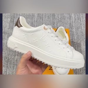 White shoes brand new